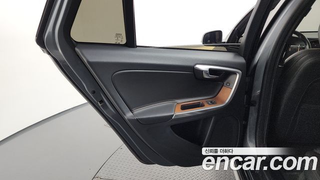 Volvo V60 2018 — photo 15