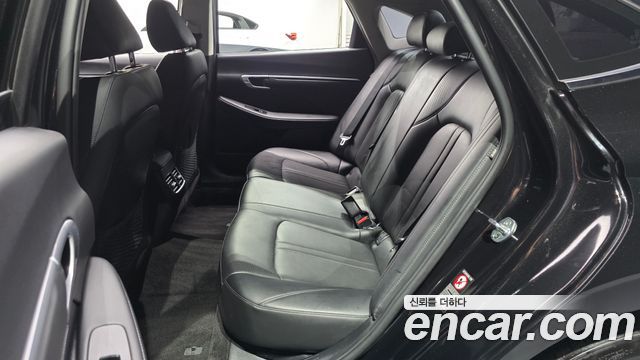 Hyundai Sonata 2022 — photo 17