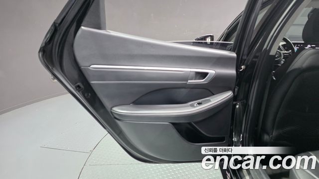 Hyundai Sonata 2022 — photo 15