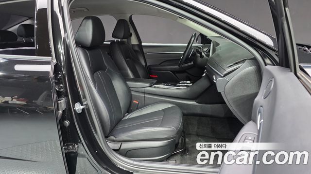 Hyundai Sonata 2022 — photo 16