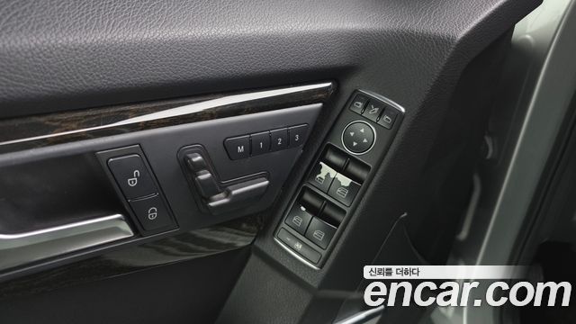 Mercedes-Benz GLK-Class 2015 — photo 16