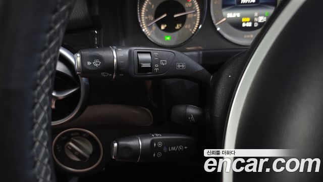 Mercedes-Benz GLK-Class 2015 — photo 18