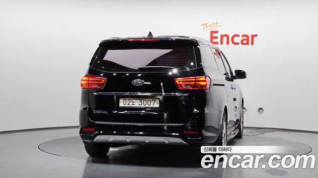 Kia Canival 2019 — photo 4