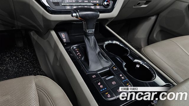 Kia Canival 2019 — photo 12