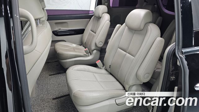 Kia Canival 2019 — photo 17