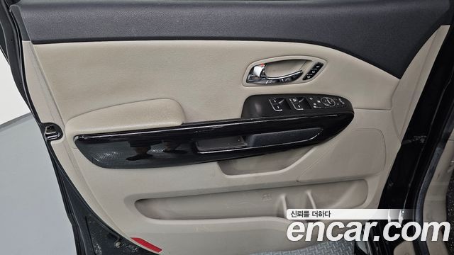 Kia Canival 2019 — photo 14