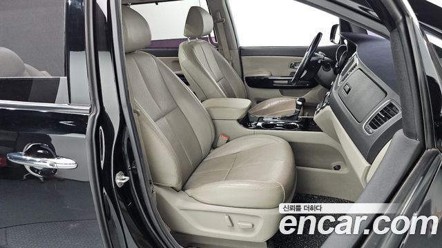Kia Canival 2019 — photo 16