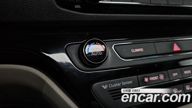Kia Canival 2019 — photo 29