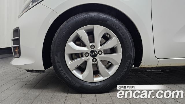 Kia pride 2015 — photo 5