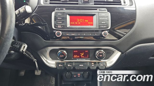 Kia pride 2015 — photo 14