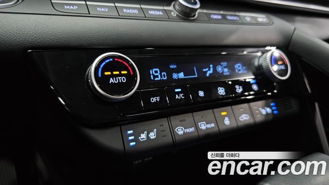 Hyundai AVANTE 2023 — photo 24