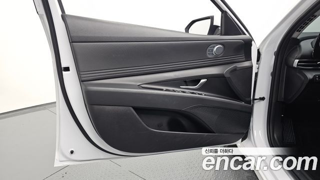 Hyundai AVANTE 2023 — photo 14