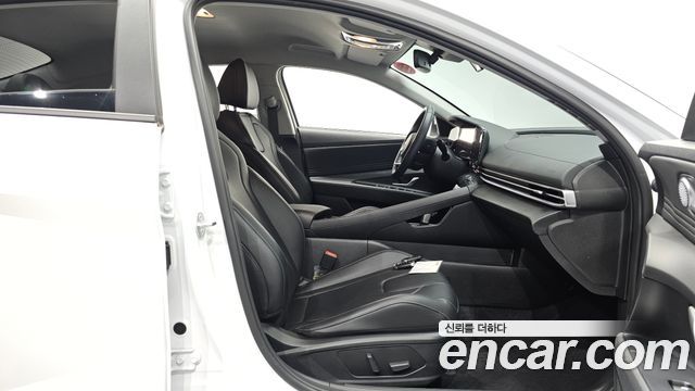 Hyundai AVANTE 2023 — photo 16