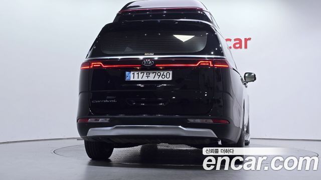 Kia Canival 2021 — photo 4