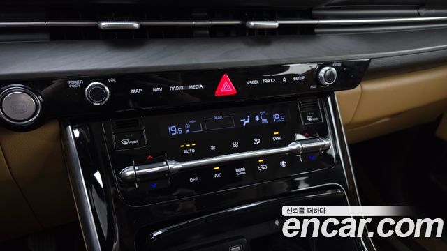 Kia Canival 2021 — photo 22