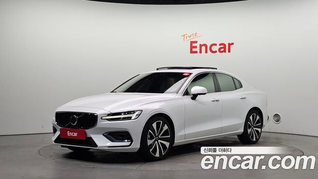 Volvo S60 2024 — photo 1