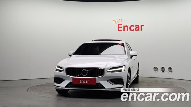 Volvo S60 2024 — photo 3