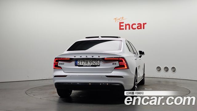 Volvo S60 2024 — photo 4