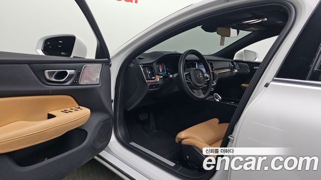 Volvo S60 2024 — photo 10