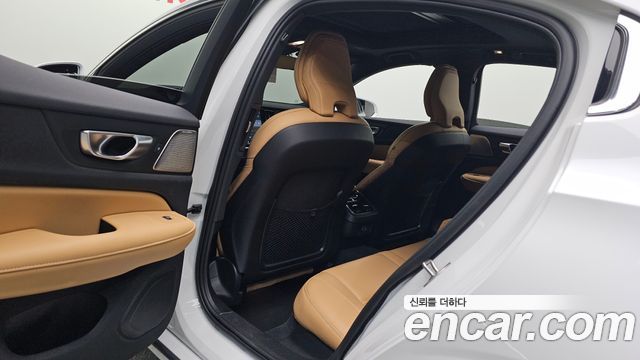 Volvo S60 2024 — photo 11