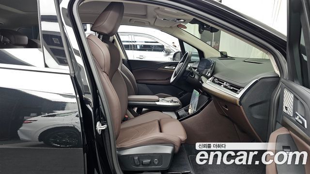 BMW 2-Series 2025 — photo 17