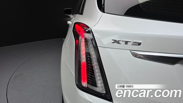 Cadillac XT5 2022 — photo 9