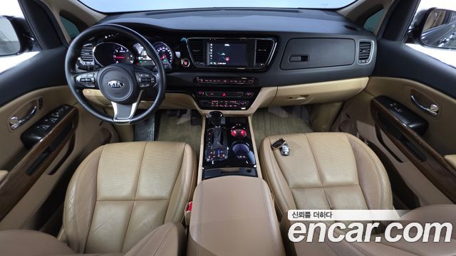 Kia Canival 2016 — photo 7
