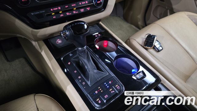 Kia Canival 2016 — photo 9