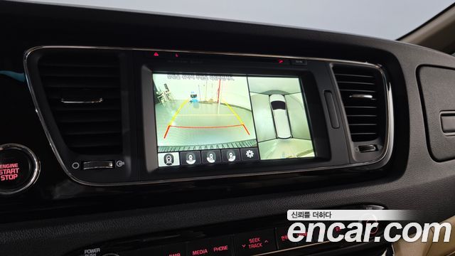 Kia Canival 2016 — photo 16