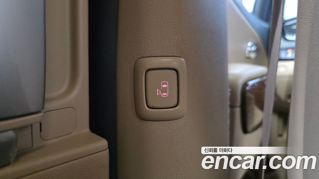 Kia Canival 2016 — photo 17