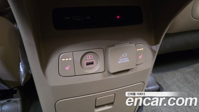 Kia Canival 2016 — photo 18