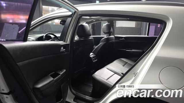 Kia Sportage 2016 — photo 16