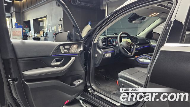 Mercedes-Benz GLE-Class 2025 — photo 13