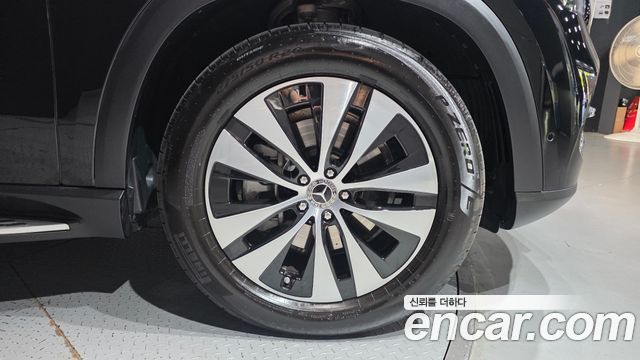Mercedes-Benz GLE-Class 2025 — photo 7