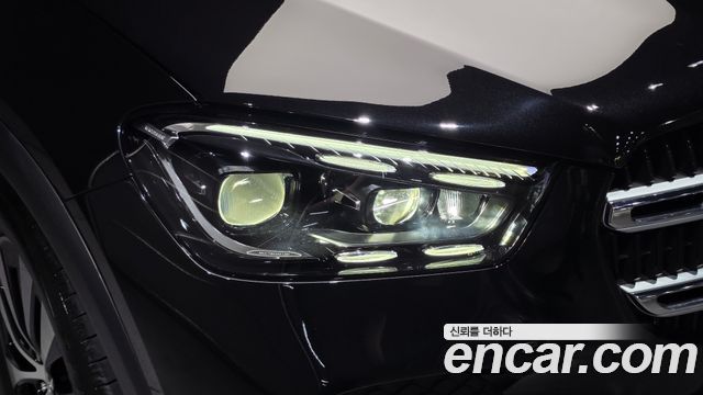 Mercedes-Benz GLE-Class 2025 — photo 8