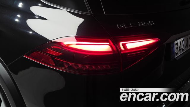 Mercedes-Benz GLE-Class 2025 — photo 9