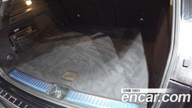 Mercedes-Benz GLE-Class 2025 — photo 35