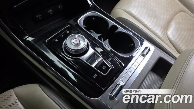 Kia Canival 2021 — photo 9