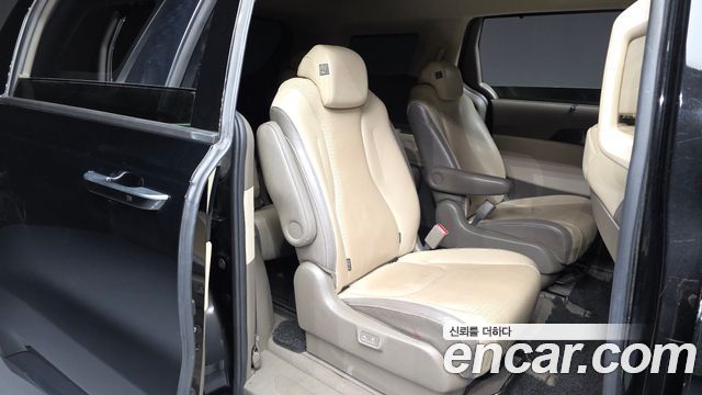 Kia Canival 2021 — photo 12