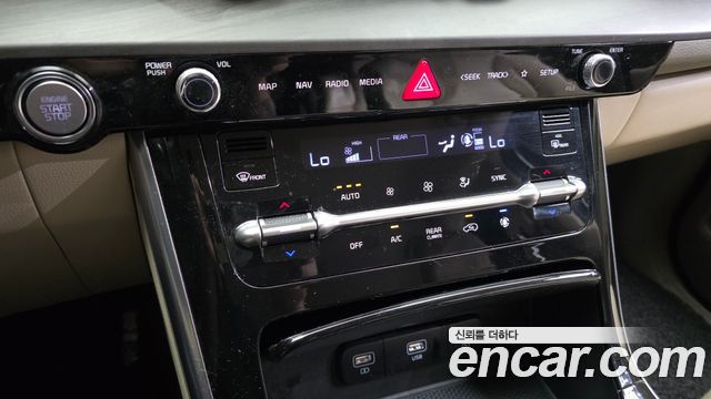 Kia Canival 2021 — photo 17