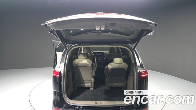 Kia Canival 2021 — photo 20