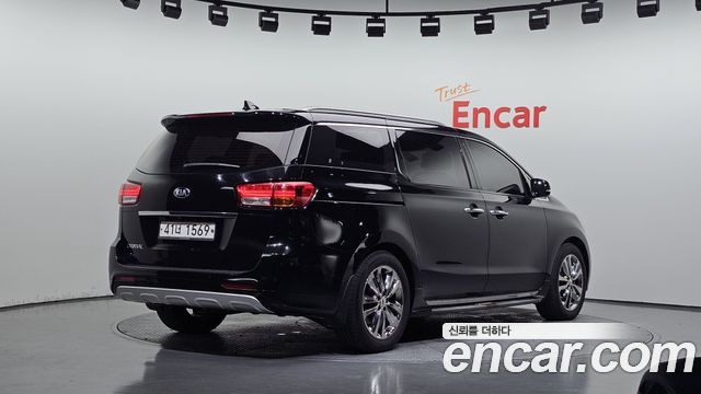 Kia Canival 2018 — photo 2