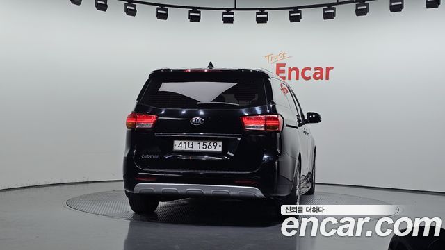 Kia Canival 2018 — photo 4