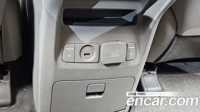 Kia Canival 2018 — photo 26