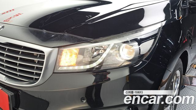 Kia Canival 2018 — photo 8