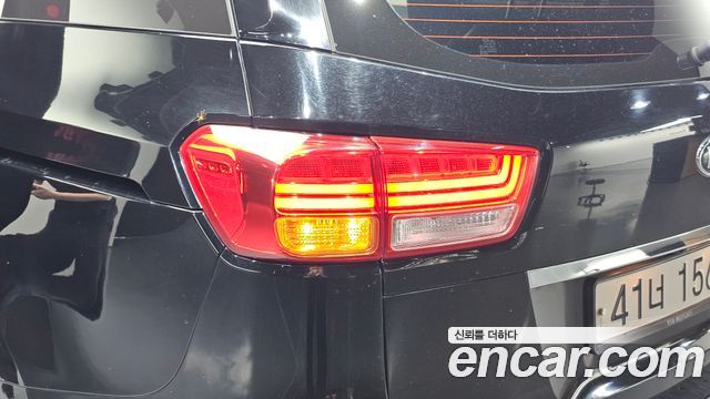 Kia Canival 2018 — photo 9