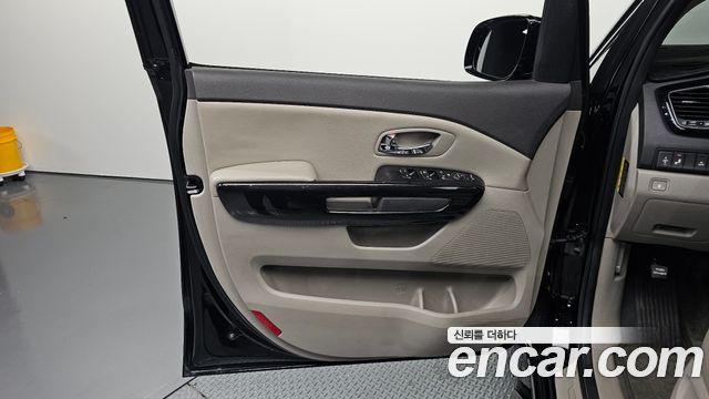 Kia Canival 2018 — photo 14
