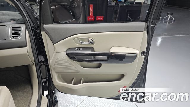 Kia Canival 2018 — photo 15