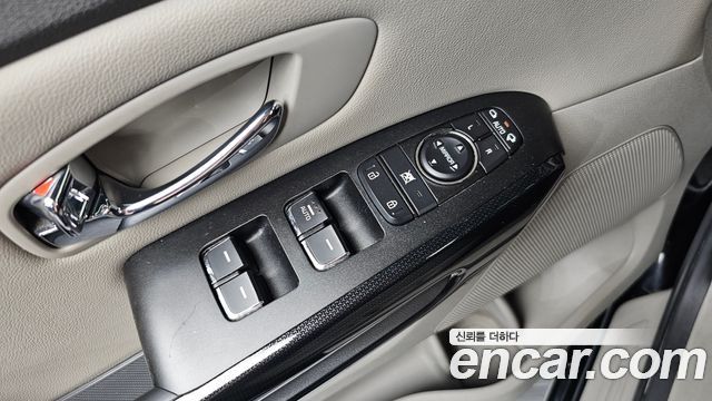 Kia Canival 2018 — photo 28
