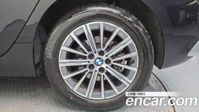 BMW 2-Series 2023 — photo 7